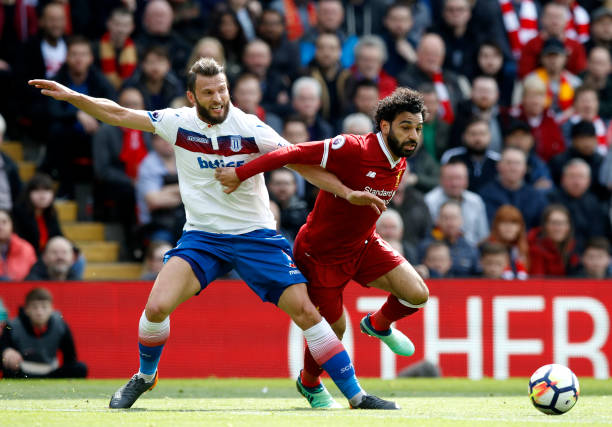 手中的佼佼 手中的佼佼